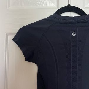 Lululemon swiftly tech top